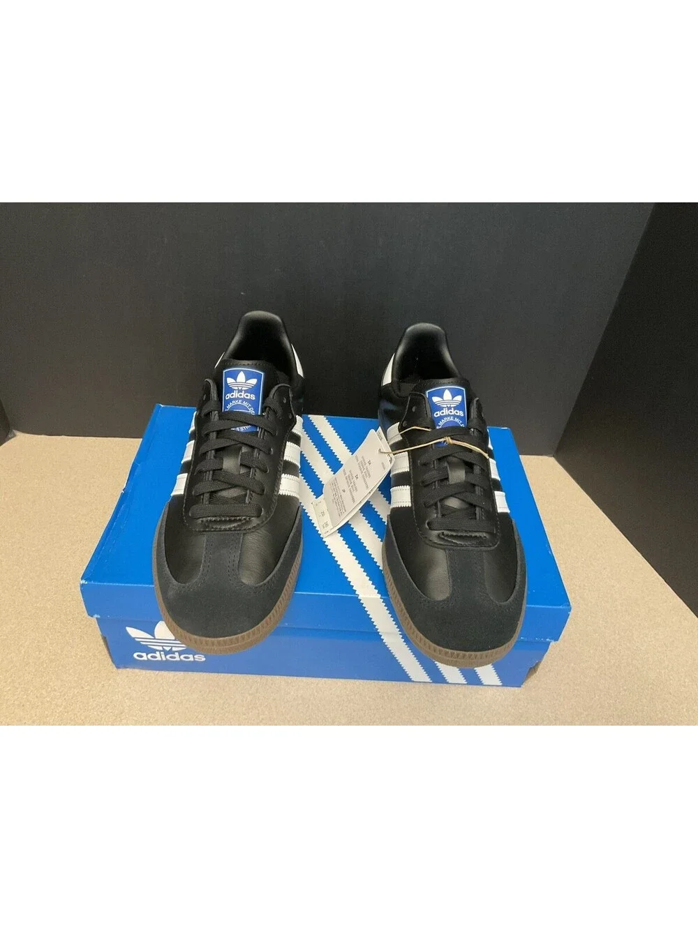 New! Men’s Adidas Originals Samba OG Black/White/Gum Athletic Shoes. Size 7.